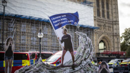 Facebook-kritikere i demonstration, oktober 2021 (foto: Sum of Us via Flickr)